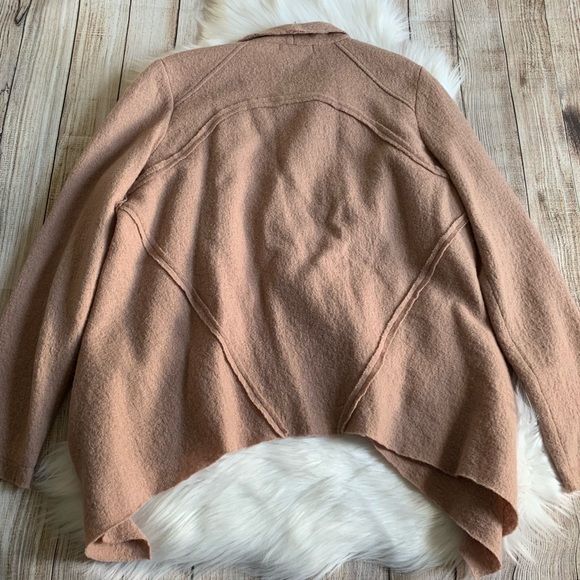 Cabi Blush Valentina Blazer w Shark Bite Hem - Picture 6 of 6